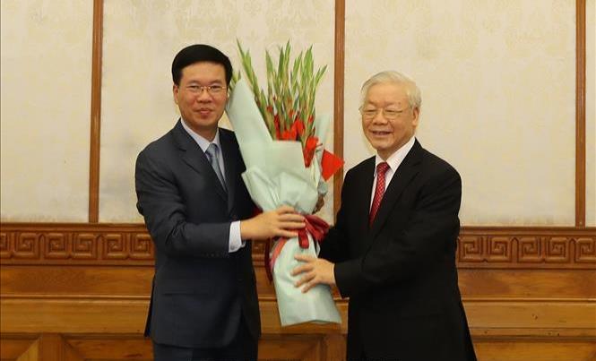 Tổng Bí thư, Chủ tịch nước Nguyễn Phú Trọng chúc mừng đồng chí Võ Văn Thưởng
