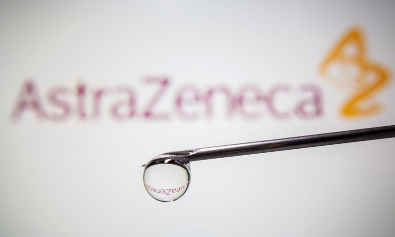 Vắc-xin của AstraZeneca gây sự chú ý vì khả năng chống được biến chủng virus nguy hiểm từ Nam Phi - Ảnh: Reuters
