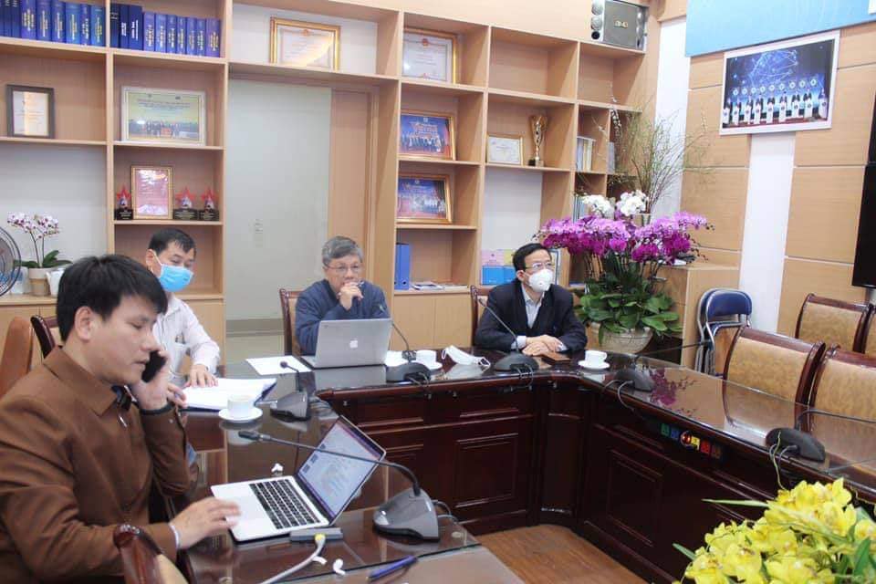 Các chuyên gia hàng đầu ở Việt Nam hội chẩn bệnh nhân COVID-19 với các bệnh viện trong ngày giáp Tết
