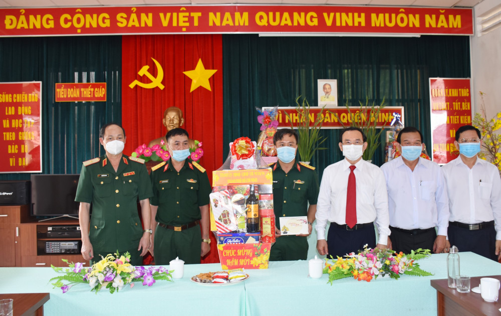 Bí thư Nguyễn Văn Nên thăm, chúc Tết