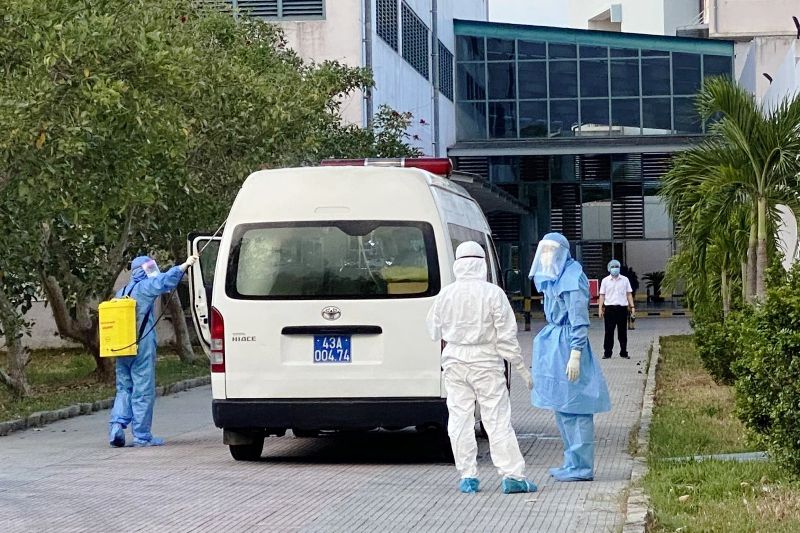 Bệnh viện T.Ư Huế cơ sở 2 tiếp nhận, điều trị các bệnh nhân Covid-19 từ Đà Nẵng, Quảng Nam chuyển ra