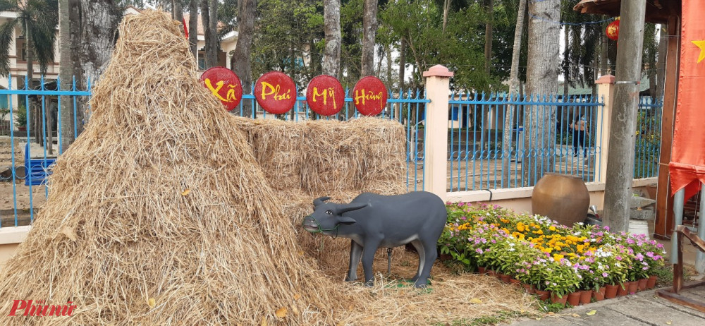 Tiểu cảnh làng quê với hình ảnh con Trâu được tác hiện tại xã Phú Mỹ Hưng 