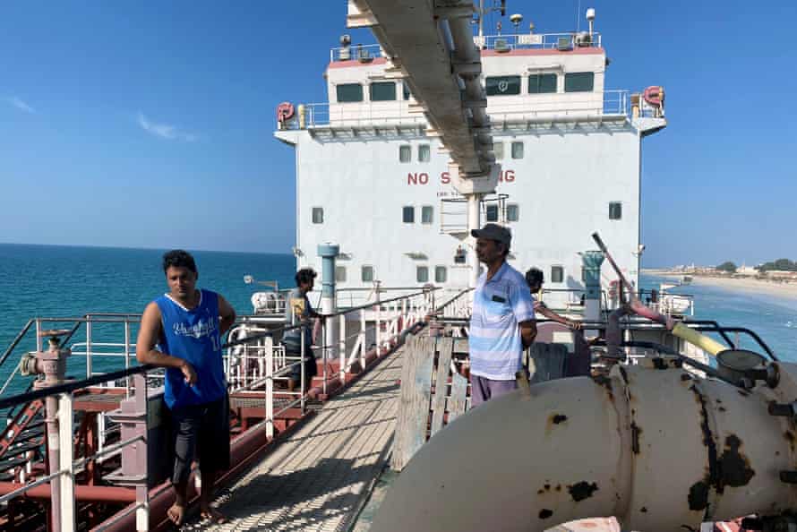 Con tàu bị hỏng các mỏ neo, và đang trong tình trạng không có khả năng hoạt động - Ảnh: Abdel Hadi Ramahi/Reuters