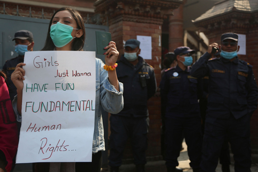Phụ nữ Nepal đang lên tiếng một cách mạnh mẽ để phản đối dự luật làm ảnh hưởng đến quyền của phụ nữ nước này - Ảnh: Niranjan Shrestha/AP