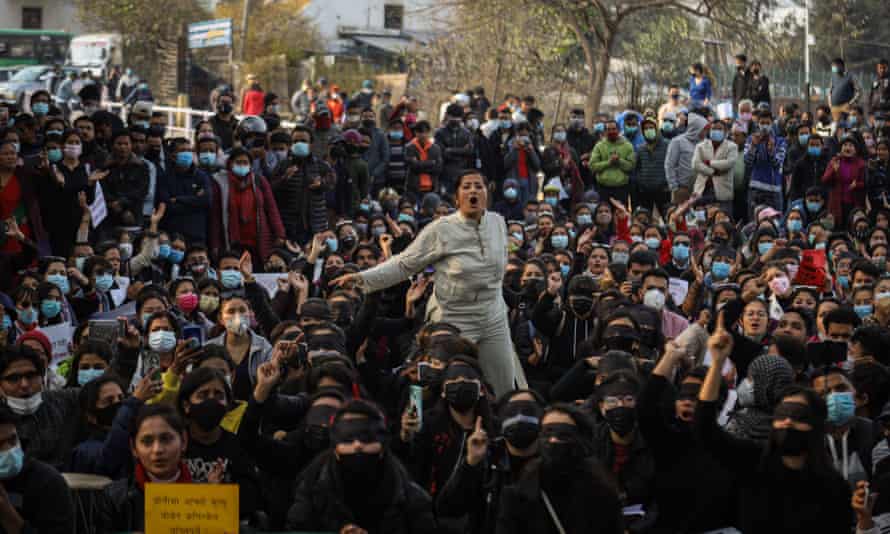 Giới bảo vệ nữ quyền Nepal cho rằng, dự luật mới không chỉ làm ảnh hưởng đến quyền tự do của phụ nữ mà còn trái với hiến pháp nước này - Ảnh: Sujan Shrestha/REX/Shutterstock