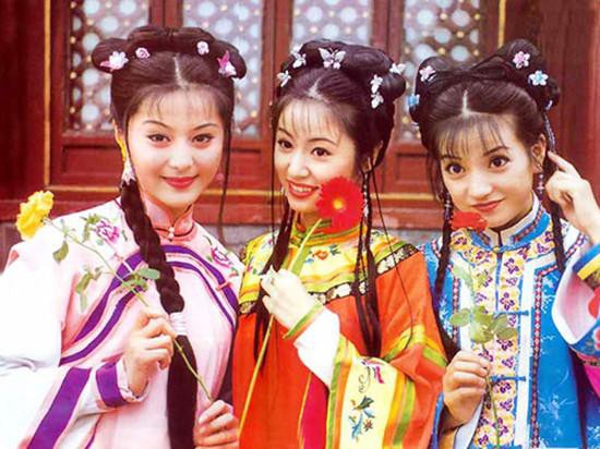 Phạm Băng Băng (bìa trái) trong vai Kim Toả, đóng cùng Lâm Tâm Như và Triệu Vy trong Hoàn châu cách cách