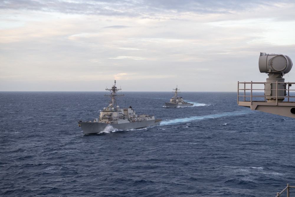 Hải quân Mỹ triển khai nhiều hoạt động tự do hàng hải tại khu vực Biển Đông, nhấn mạnh cam kết của chính quyền Biden về an ninh khu vực, trước sự bành trướng của Trung Quốc