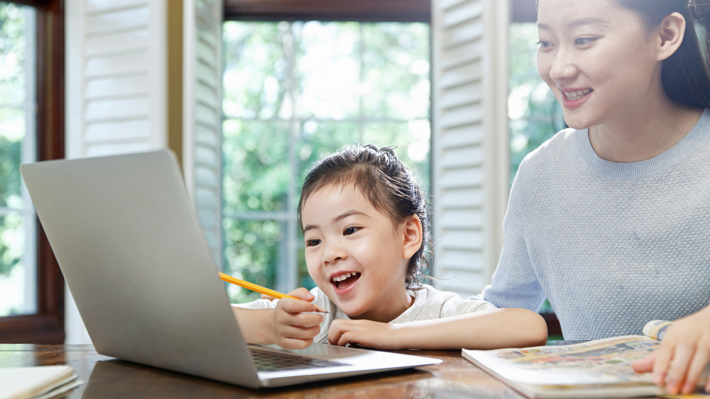 Để việc học trực tuyến của con có hiệu quả, bố mẹ cũng cần đồng hành cùng con