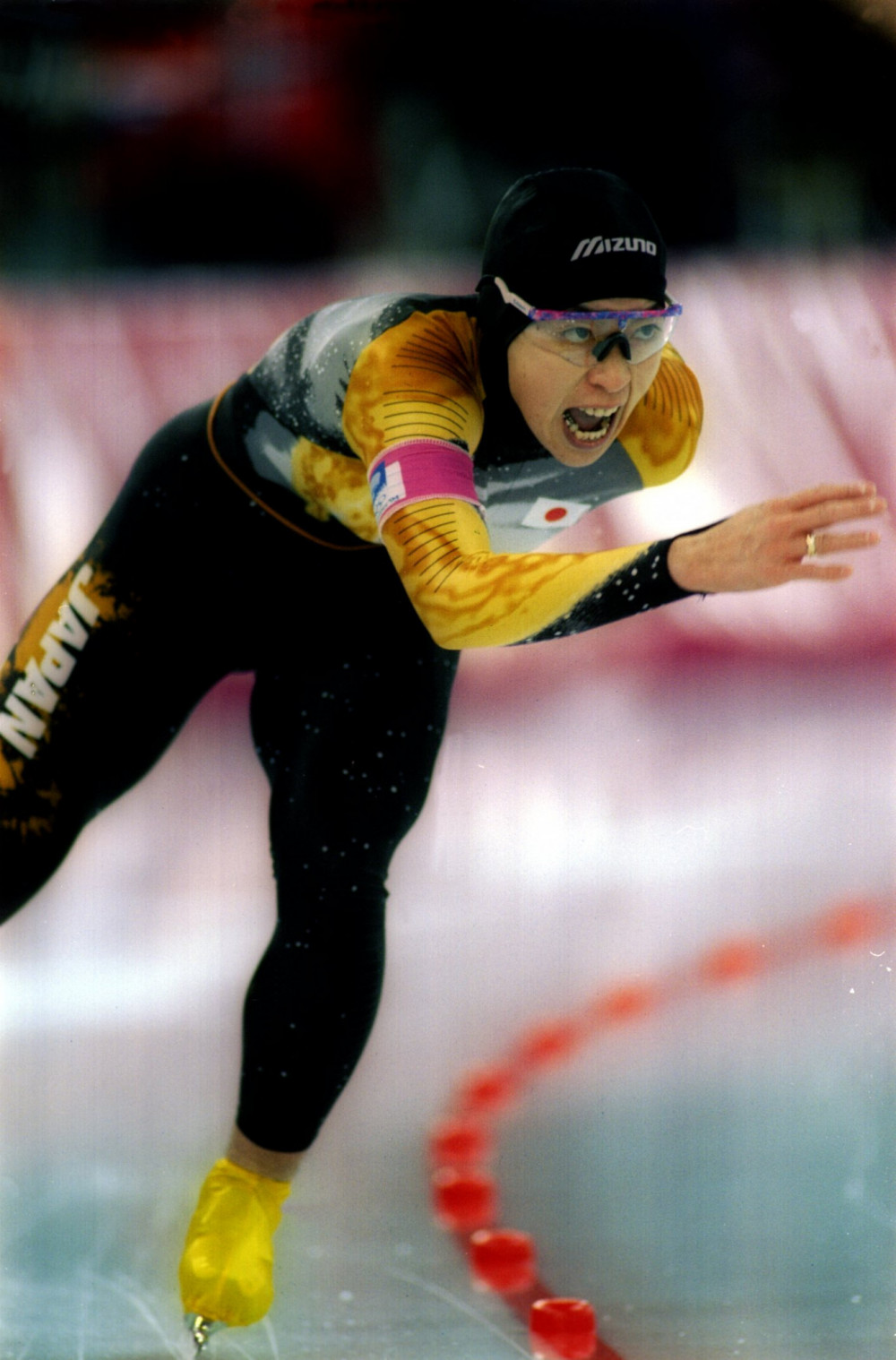 Bà Seiko Hashimoto tlà nữ vận động viên người Nhật Bản đầu tiên giành huy chương trong bộ môn trượt băng tốc độ vào Olympic 1992 tại Pháp - Ảnh: Getty Images
