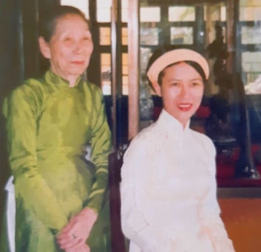 Bà Dinh đã giúp đỡ nhiều đoàn làm phim, nhà nghiên cứu trong và ngoài nước về ẩm thực triều Nguyễn