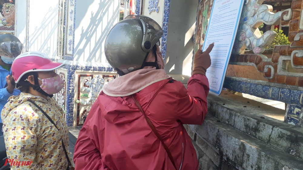 Do diễn biến dịch bệnh COVID-19 đang phúc tạp nên nhiều chùa đã có bảng chỉ dẫn rõ ràng cho mọi Phật tử khi đến chùa vào dịp Tết Nguyên Tiêu để tổ chức cầu an nên đăng ký qua trang web của nhà chùa