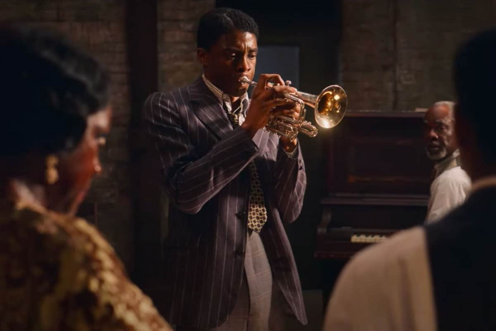 Nam diễn viên Chadwick Boseman với hình ảnh trong phim Ma rainey's black bottom