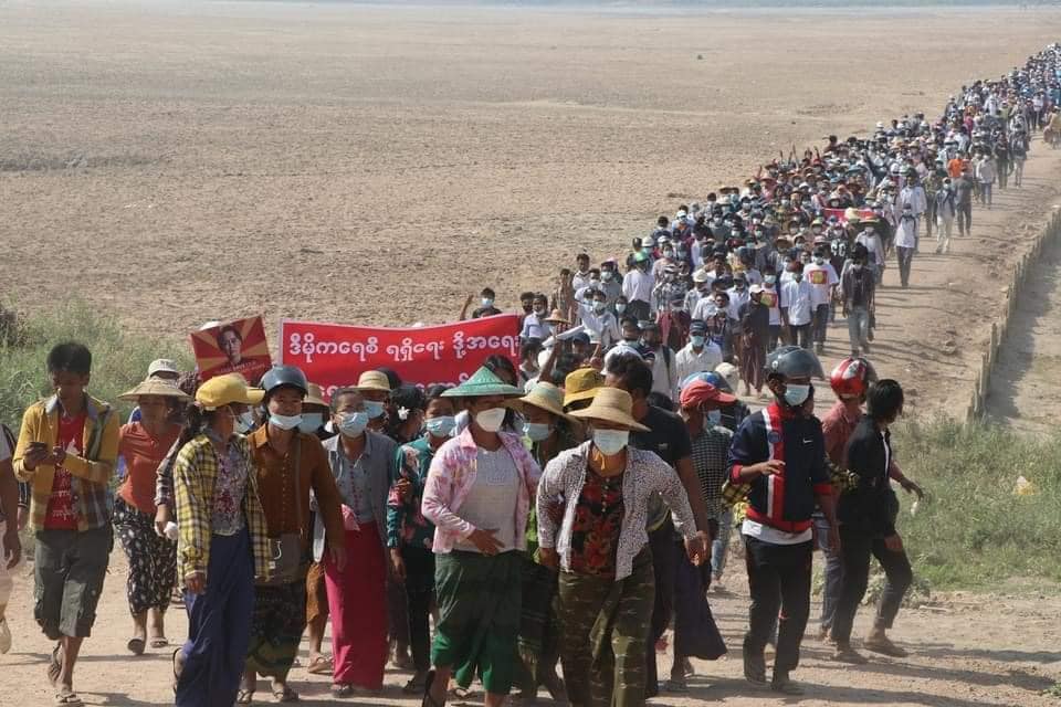 Từ thành thị đến nông thôn Myanmar, người dân một lần nữa phải đứng lên chống chế độ quân sự sau 10 năm bình yên ngắn ngủi