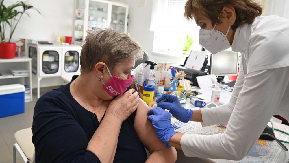 Các quốc gia châu Âu tăng cường tiêm chủng vắc-xin COVID-19.