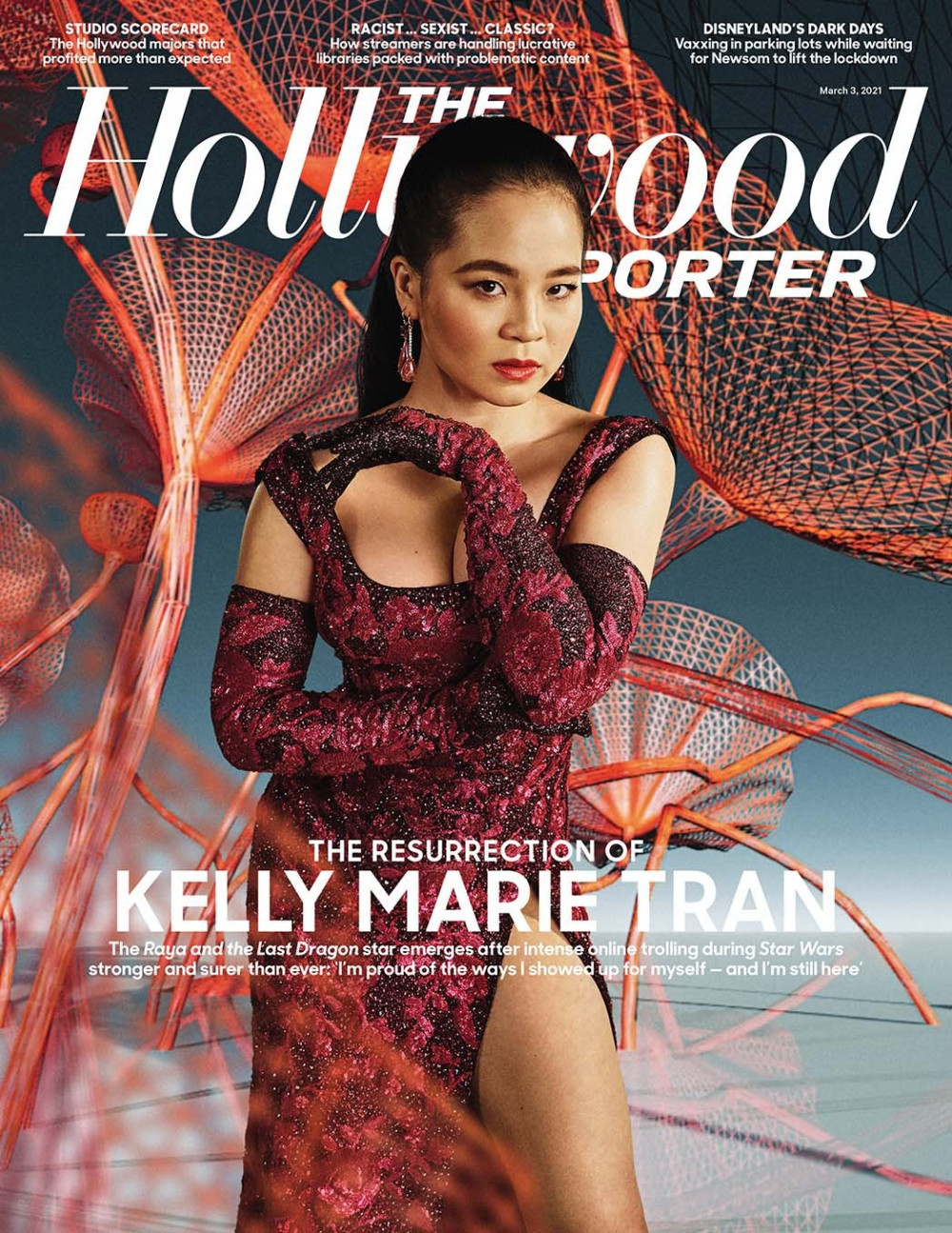Đầu tháng 3 năm nay, Kelly Marie Trần xuất hiện trên bìa The Hollywood Reporter. 