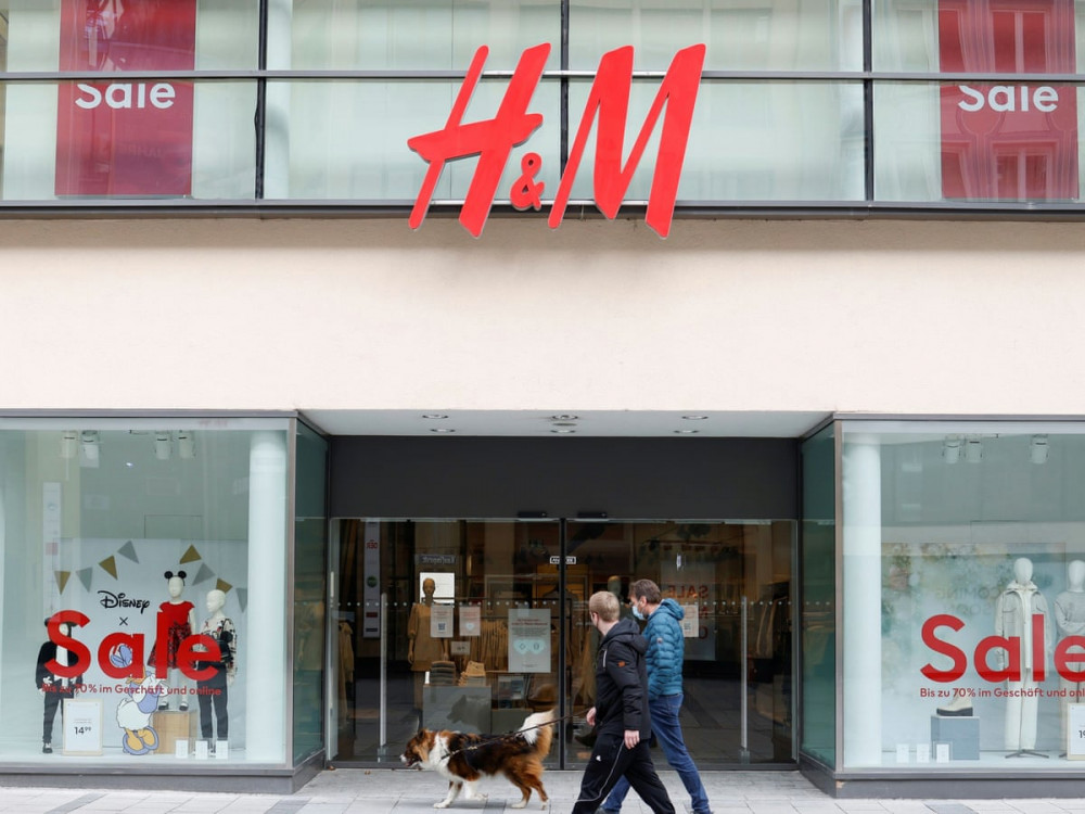 H&M cho biết đã ngay lập tức mở một cuộc điều tra về các điều kiện làm việc và các than phiền liên quan đến tấn công tình dục tại Natchi Apparels