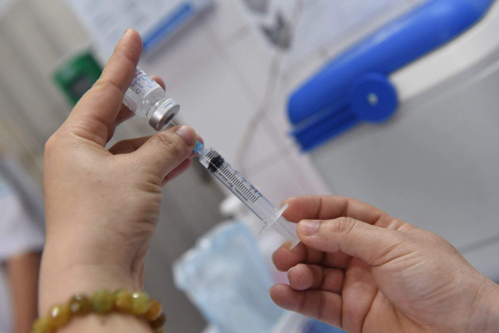 Bộ Y tế cho biết, tính đến nay cả nước đã có 10.041 người tiêm chủng vắc xin phòng COVID-19 của AstraZeneca.