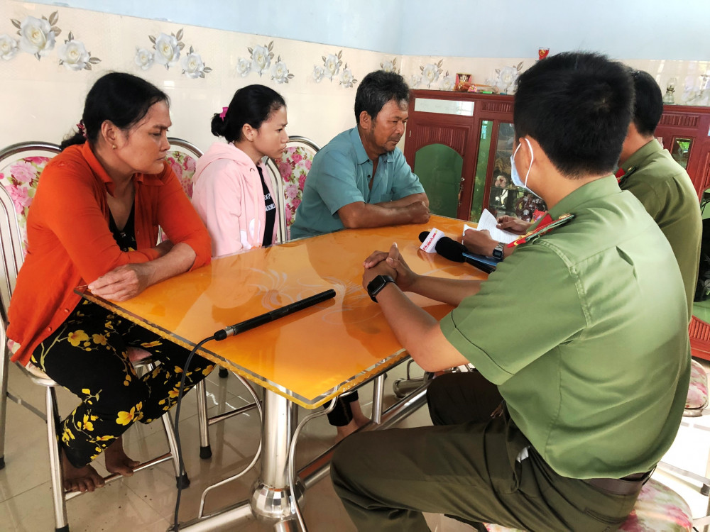 Công an đang xác minh hiệu quả chữa bệnh của ông Yên tại nhà một người dân ở xã Bình Long, huyện Bình Sơn  