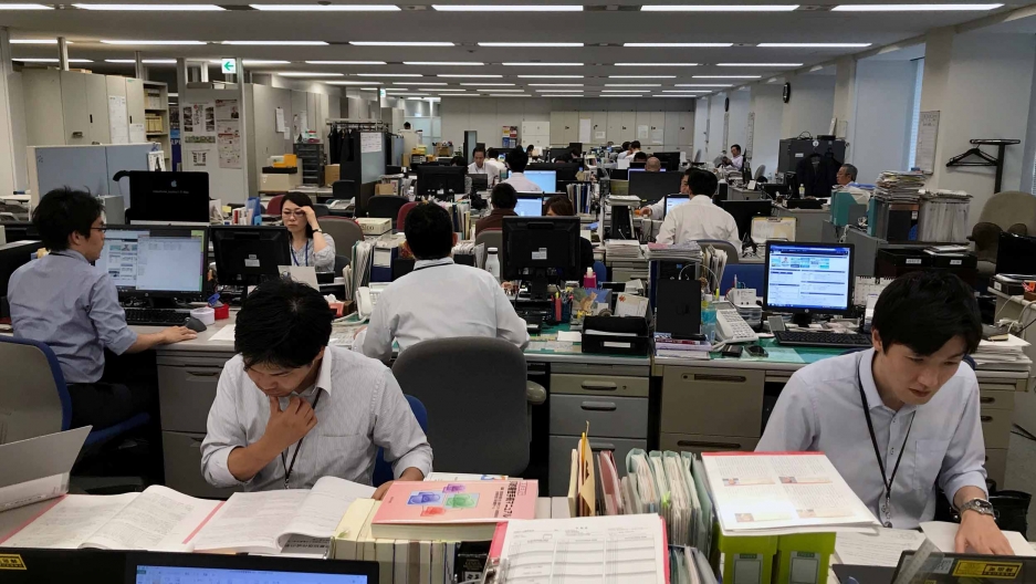 Văn hóa đúng giờ là niềm tự hào nhưng cũng là nỗi khổ của giới lao động Nhật Bản