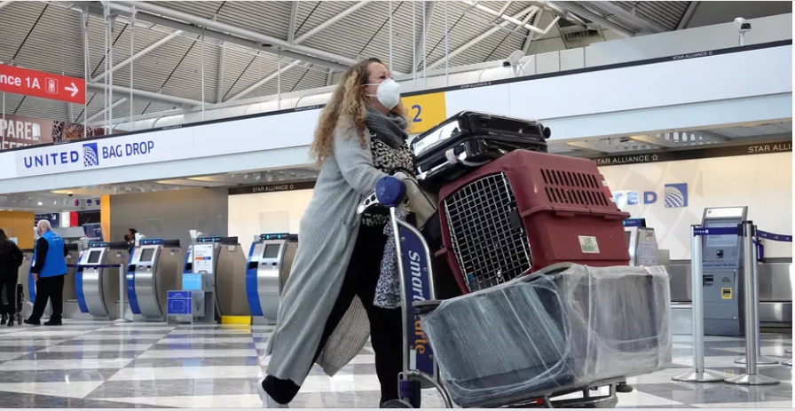 Việc di chuyển bằng đường hàng không đang phục hồi nhanh chóng nhờ chương trình tiêm chủng - Ảnh: Getty Images