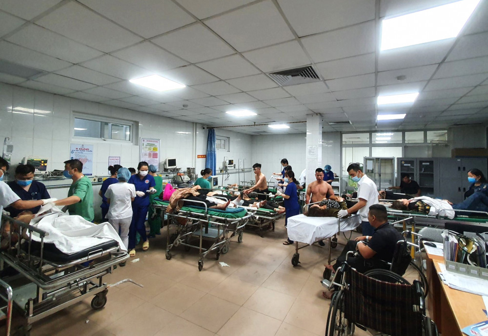Hơn 20 hành khách hiện đang được cấp cứu tại Bệnh viện đa khoa 115 Nghệ An
