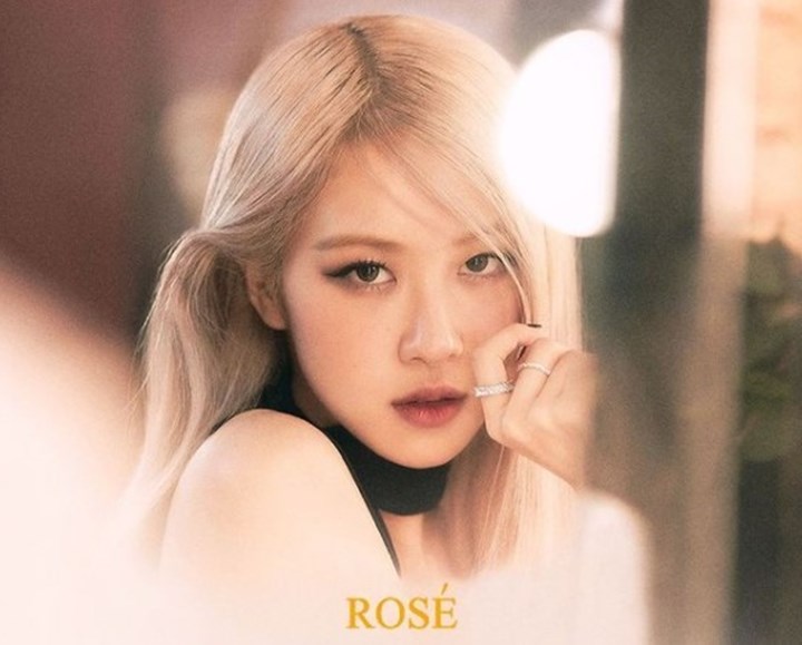 Thành viên Rosé ghi điểm với người hâm mộ trong dự án solo đầu tiên.