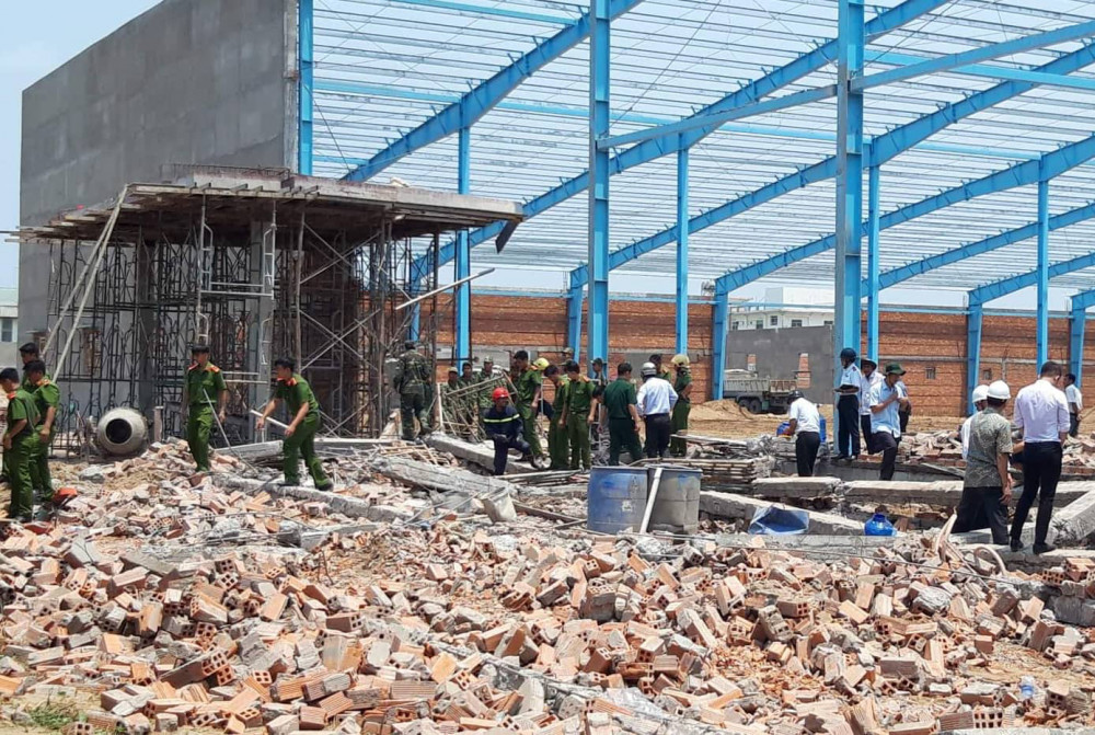Vụ sập tường tại KCN Hòa Phú khiến cho 7 người thiệt mạng