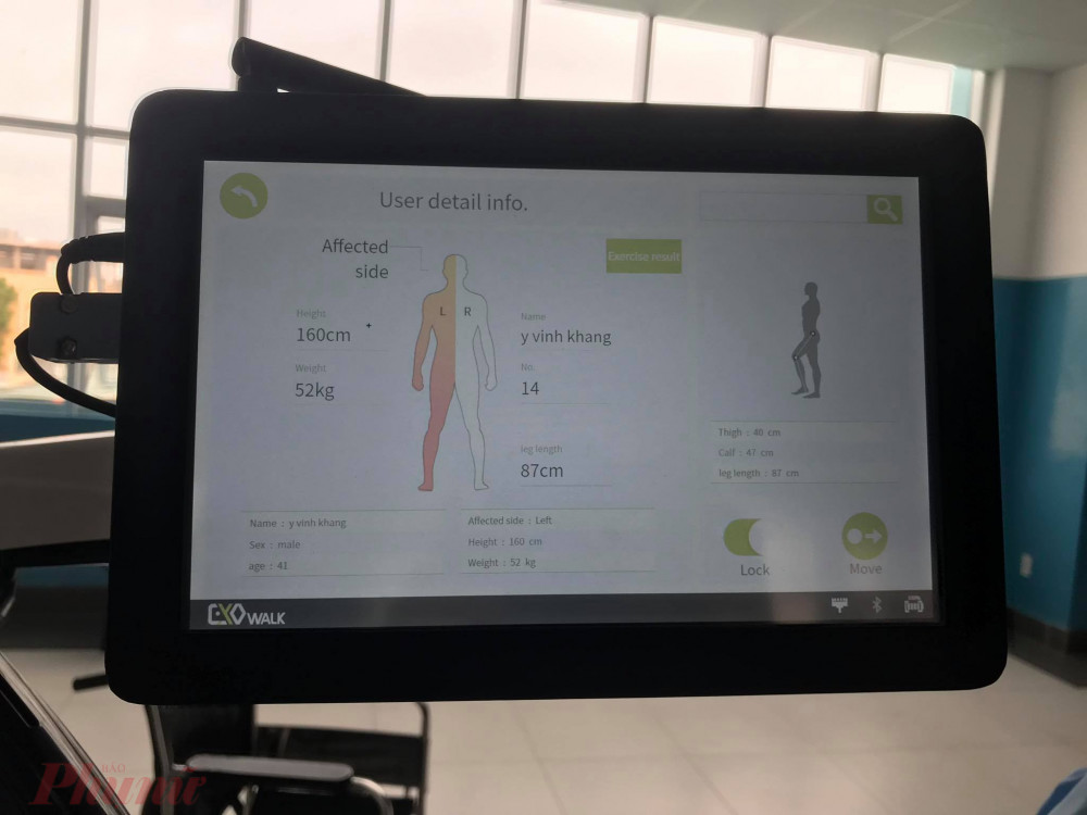 Các thông số của bệnh nhân được hiện lên trên màn hình của robot