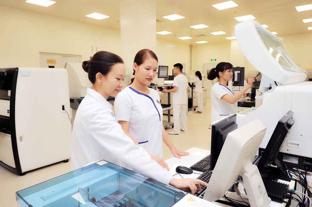 Các phòng xét nghiệm tại Vinmec tuân thủ các tiêu chuẩn quốc tế ISO 15189:2012 và tiêu chuẩn chất lượng theo 169 tiêu chí của Bộ Y tế dành cho labo y tế. Ảnh: Vinmec Central Park