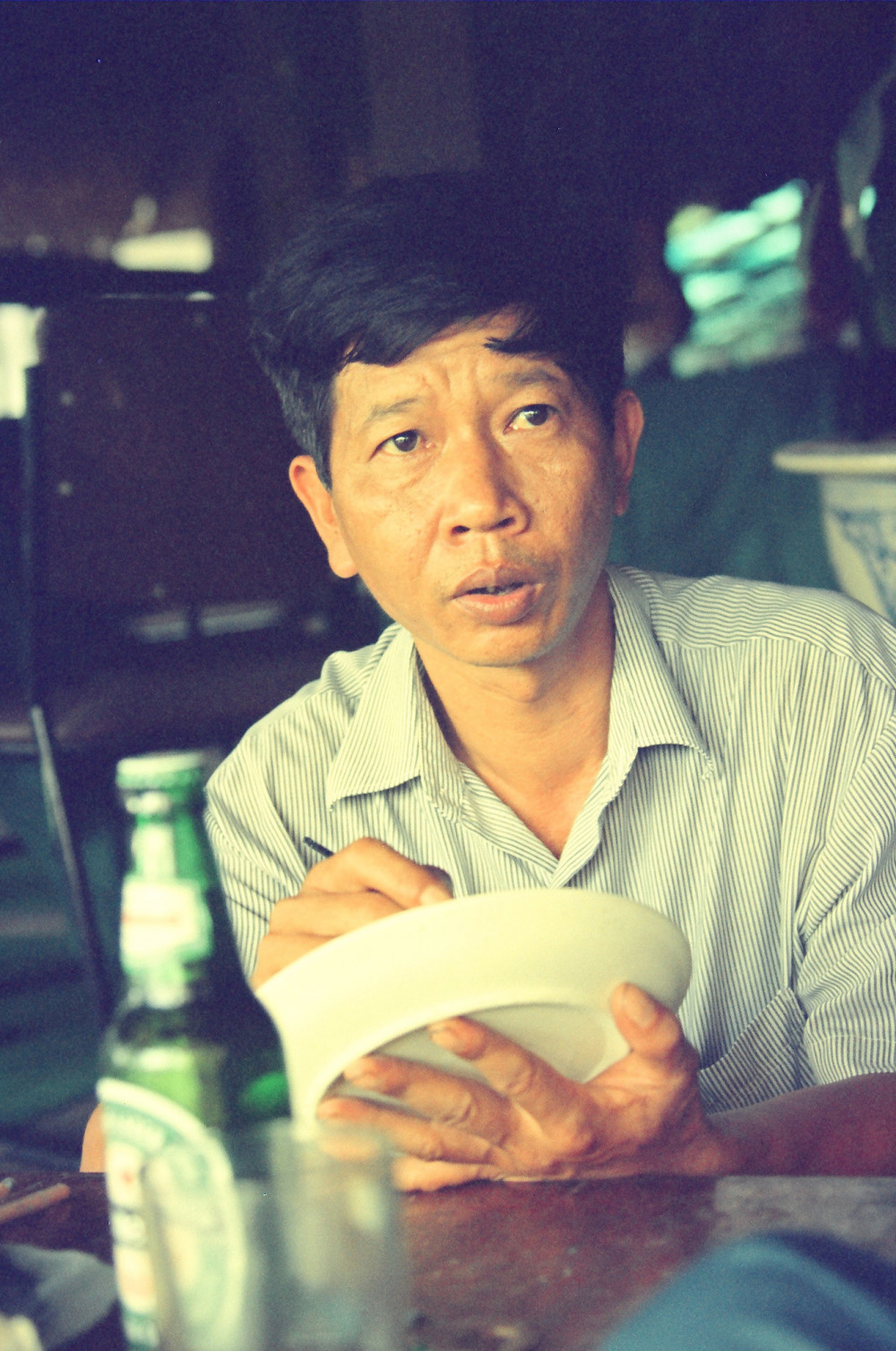 Nhà văn Nguyễn Huy Thiệp (ảnh chụp năm 1997) - Ảnh: Nguyễn Đình Toán