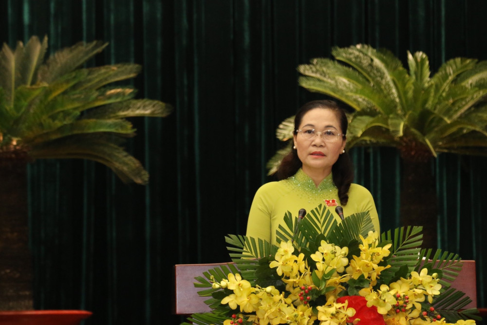 Phó bí thư Thành ủy, Chủ tịch HĐND TPHCM Nguyễn Thị Lệ phát biểu khai mạc kỳ họp. Theo bà Lệ, nhiều nội dung được UBND TPHCM trình và HĐND TPHCM xem xét thông qua tại kỳ họp này mang tích cấp bách, tác động đến sự phát triển của TPHCM.