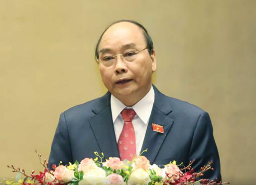 Thủ tướng Nguyễn Xuân Phúc đọc báo cáo