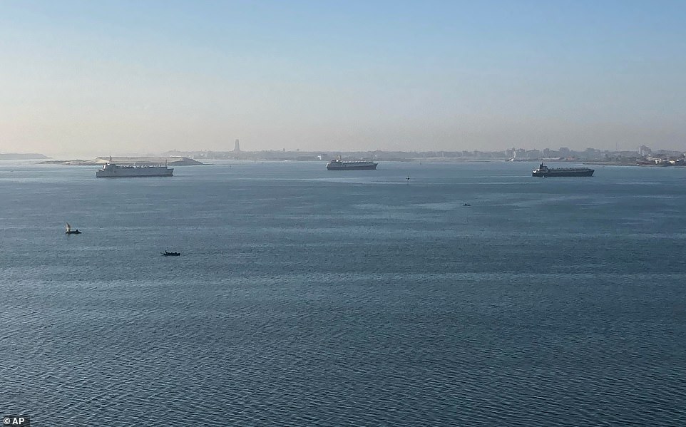 Mỗi ngày,10% lượng hàng hóa vận tải biển trên toàn thế giới di chuyển qua kênh đào Suez