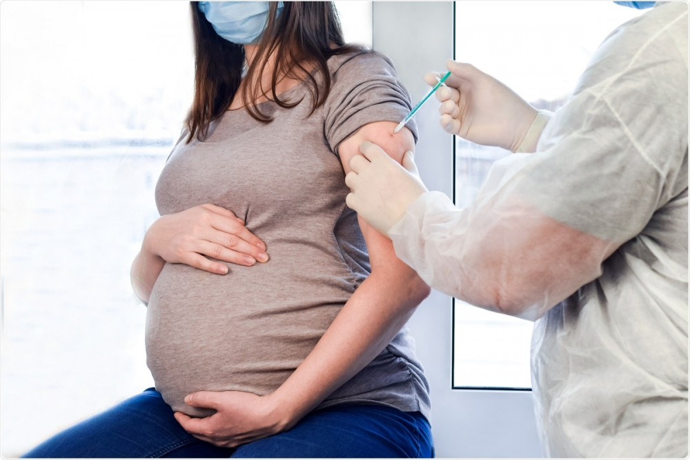 Cho đến nay, các nghiên cứu vừa và nhỏ chỉ ra rằng vắc-xin COVID-19 an toàn cho phụ nữ mang thai