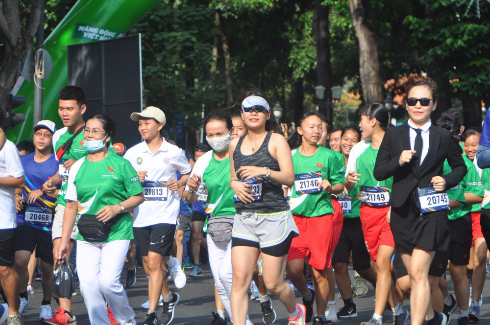 Các chi em trong Ngày chạy Olympic vì sức khoẻ toàn dân