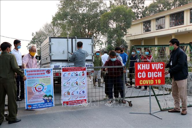 Chốt phòng dịch COVID-19 tại thôn Nhiêu Đậu, xã Lâm Thao.