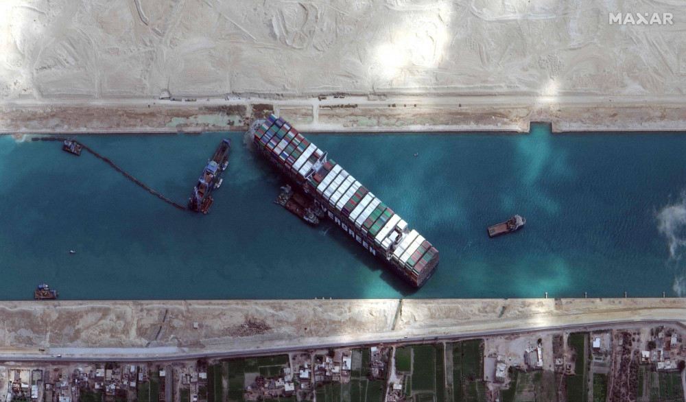 Tàu Ever Given chắn kênh đào Suez đã được giải cứu thành công.