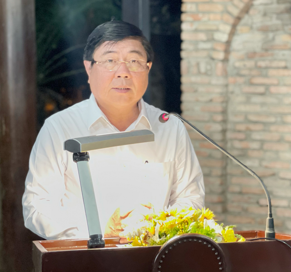 Chủ tịch UBND TPHCM Nguyễn Thành Phong cam kết thực hiện hiệu quả vai trò đại biểu của nhân dân nếu được tín nhiệm tái đắc cử đại biểu HDDND TPHCM nhiệm kỳ mới. (Ảnh: Long Hồ)