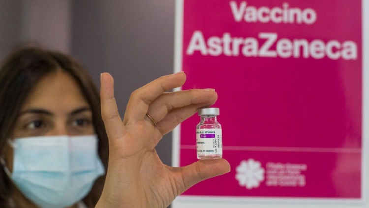 Nhiều quốc gia đang hạn chế đối tượng tiêm chủng vắc-xin AstraZeneca vì lo ngại báo có về xuất hiện cục máu đông