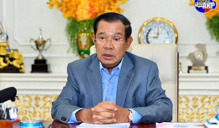 Thủ tướng Hun Sen trấn an người dân: “Không thiếu lương thực, gạo, thịt, rau ở Phnom Penh trong thời gian phong tỏa” - Ảnh: AKP