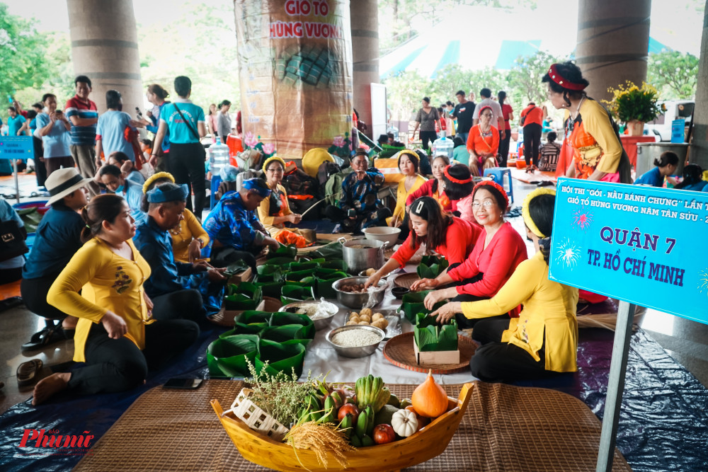 Trong tâm thức của người Việt Nam, chiếc bánh Chưng không chỉ đơn thuần là món ăn mà còn trở thành nét đẹp của con người việt nam, gắn liền với truyền thuyết dân tộc lâu đời và mang nhiều ý nghĩa sâu xa