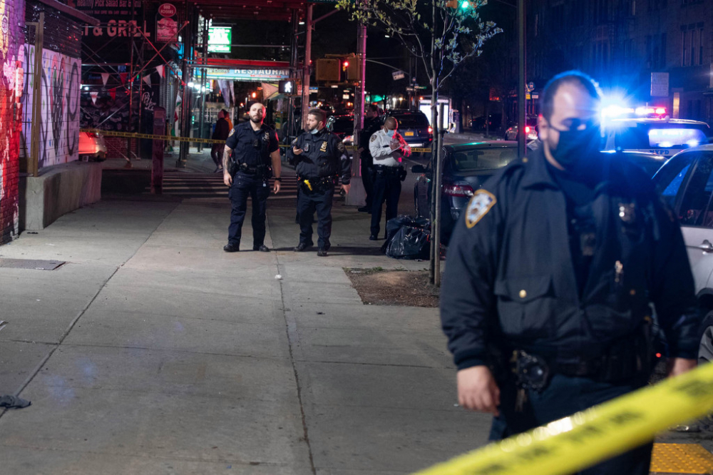 Đã có gần hai chục vụ nổ súng ở NYC vào cuối tuần qua - Ảnh: NYPost