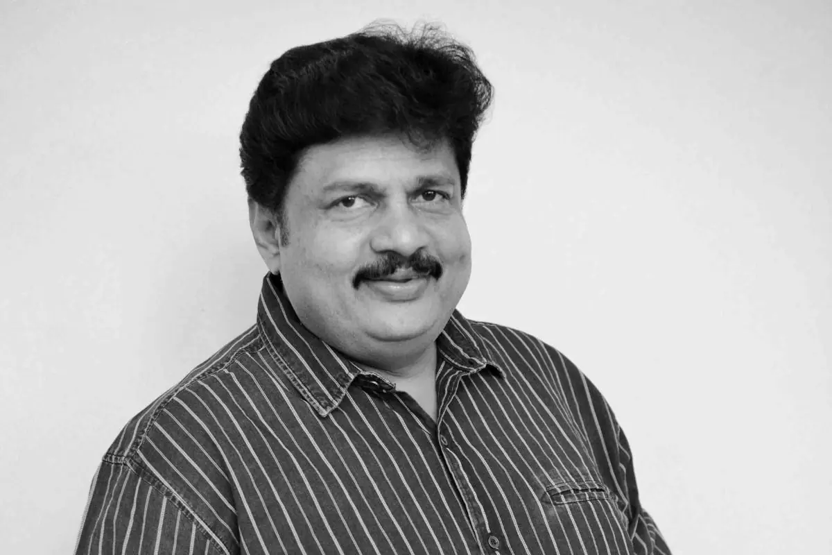 Nhà sản xuất phim Kannada Ramu qua đời tối 26/4.