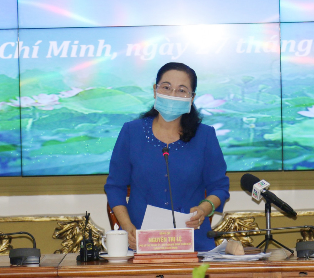 Bà Nguyễn Thị Lệ - Phó bí thư Thành ủy, Chủ tịch HĐND, Chủ tịch Ủy ban Bầu cử TPHCM phát biểu tại phiên họp