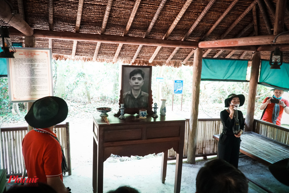 Bên trong nơi ở và làm việc của công chí Nguyễn Văn Linh