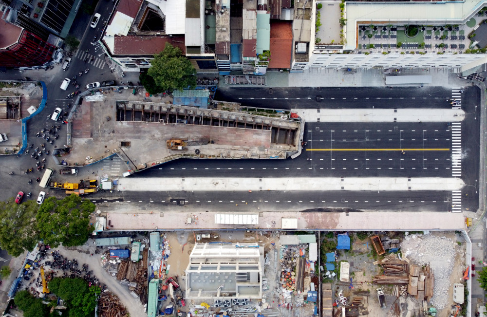 Ngày 28/4 vừa qua, một đoạn thi công metro số 1 trên đường Lê Lợi, đoạn từ từ Nguyễn Huệ đến L