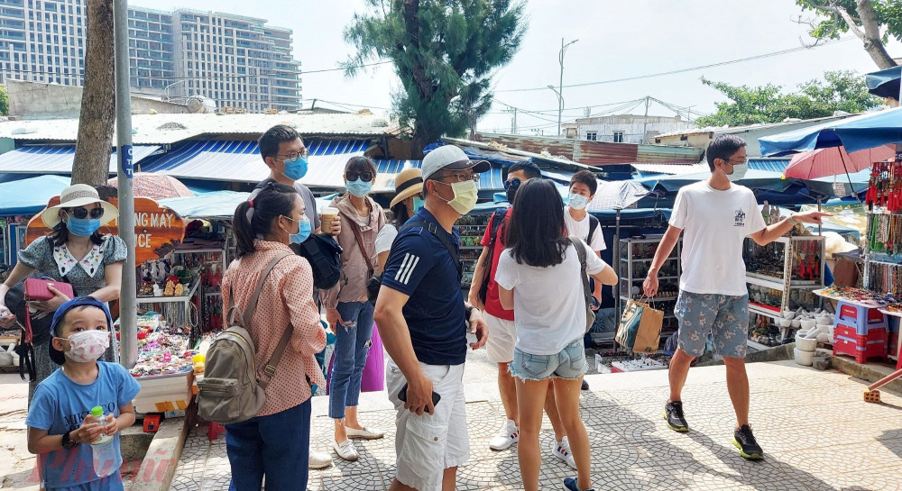 Một nhóm du khách du lịch tại Đà Nẵng