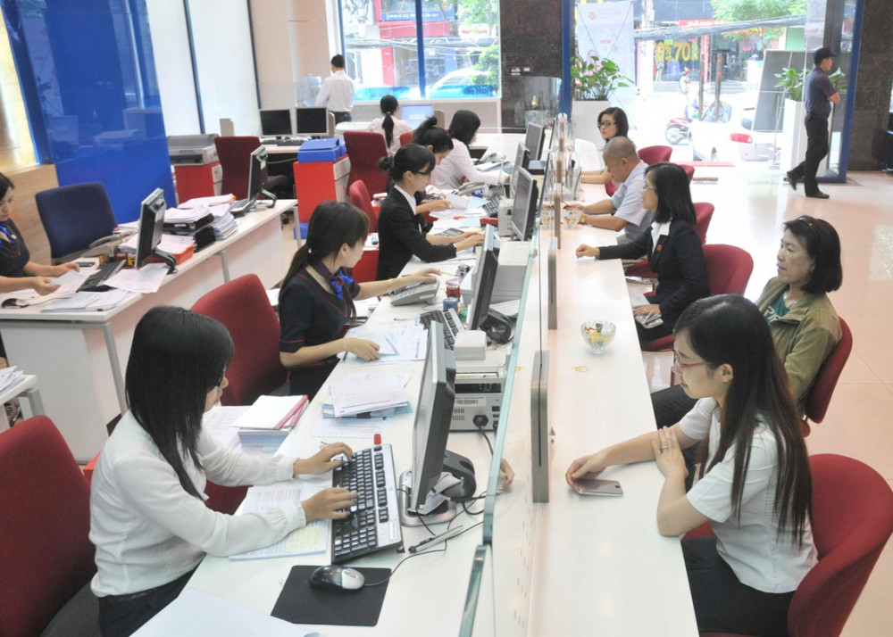 Việt Nam có gần 1 triệu người khiếm thị nên rất cần ngân hàng hỗ trợ họ mở tài khoản  và sử dụng thẻ ATM - Ảnh mang tính minh họa: D.Đ.M