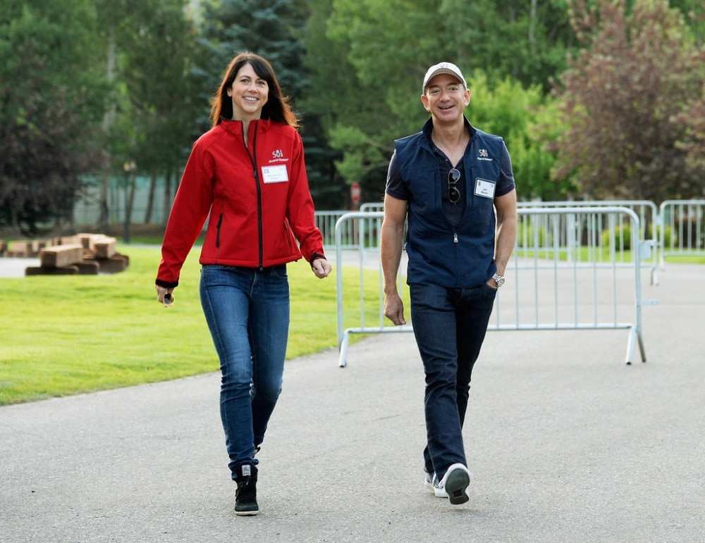 Jeff Bezos và vợ thuở còn hạnh phúc