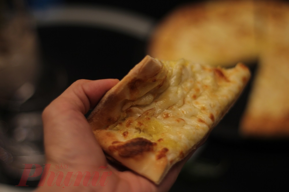 Pizza sầu riêng ngon và phần kem sầu riêng phải nhuyễn mịn, thơm, ngọt - ảnh: An Huỳnh